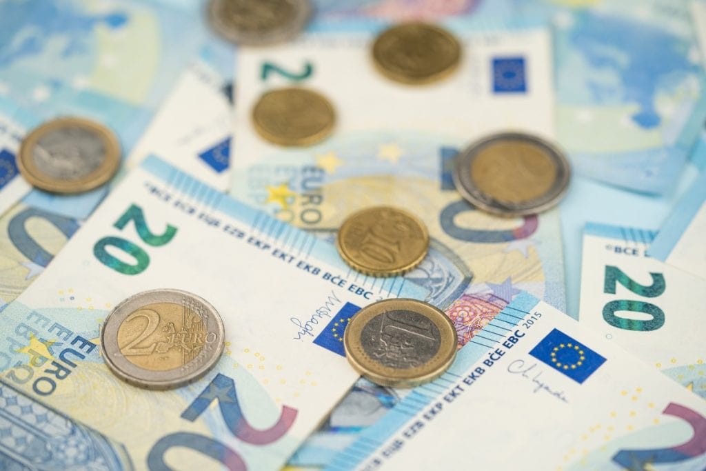 Prednosti i mane online pozajmica u odnosu na tradicionalne kredite Prednosti i mane online pozajmica u odnosu na tradicionalne kredite