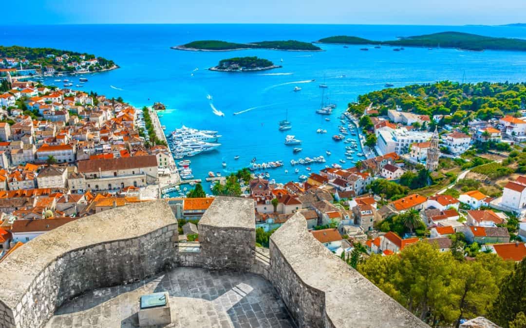 Hvar – otok s najviše sunčanih dana i najljepših plaža