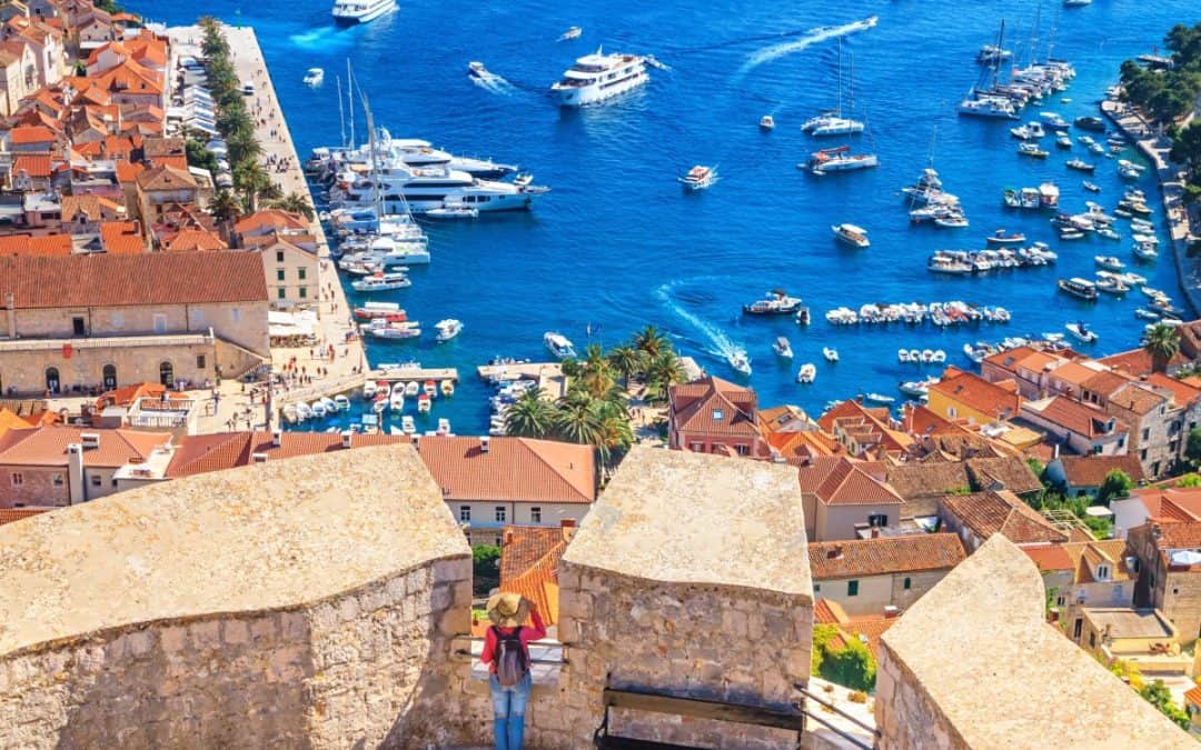 Mir i privatnost: zašto turisti biraju vile u Hvaru